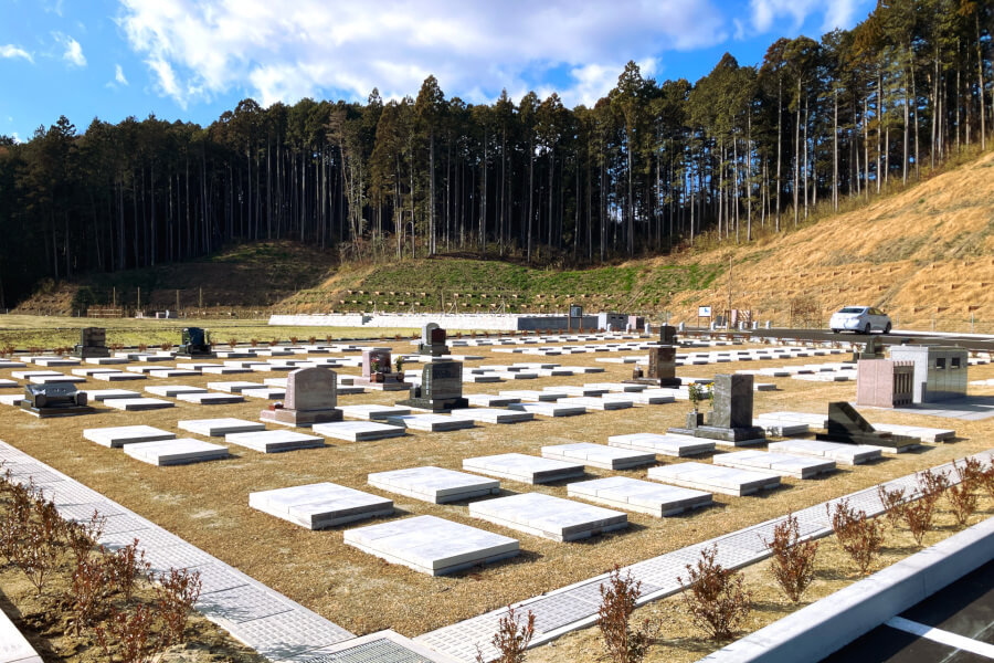 芝生墓地（愛称：そよかぜ）